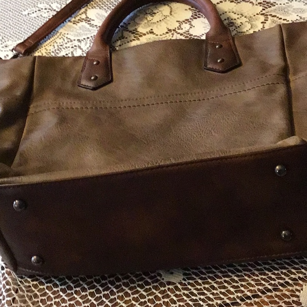 👛Isabelle Handbag👛 - Picture 3 of 5
